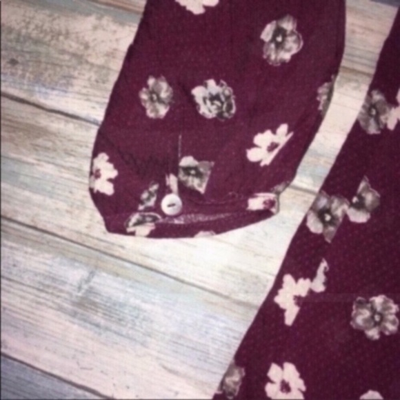 NWT Blu Pepper Burgundy Floral Blouse - Picture 4 of 5